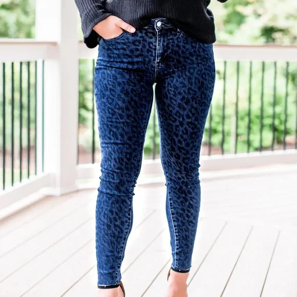 Judy Blue Denim Leopard Print Raw Hem Skinny Jeans Size 16W - Picture 9 of 9